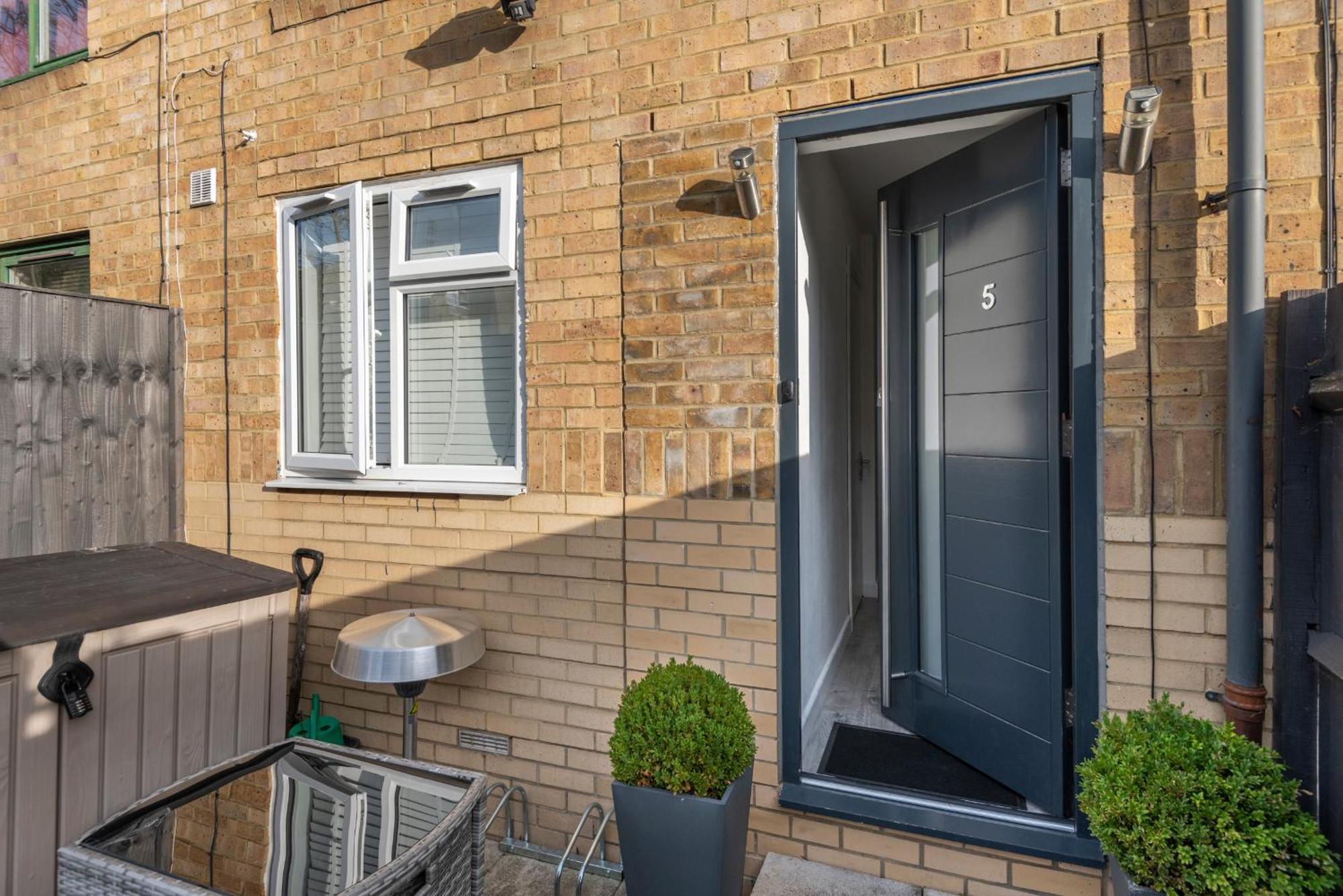 2 Bed Town House With Garden In Hackney, London Londres Exterior foto