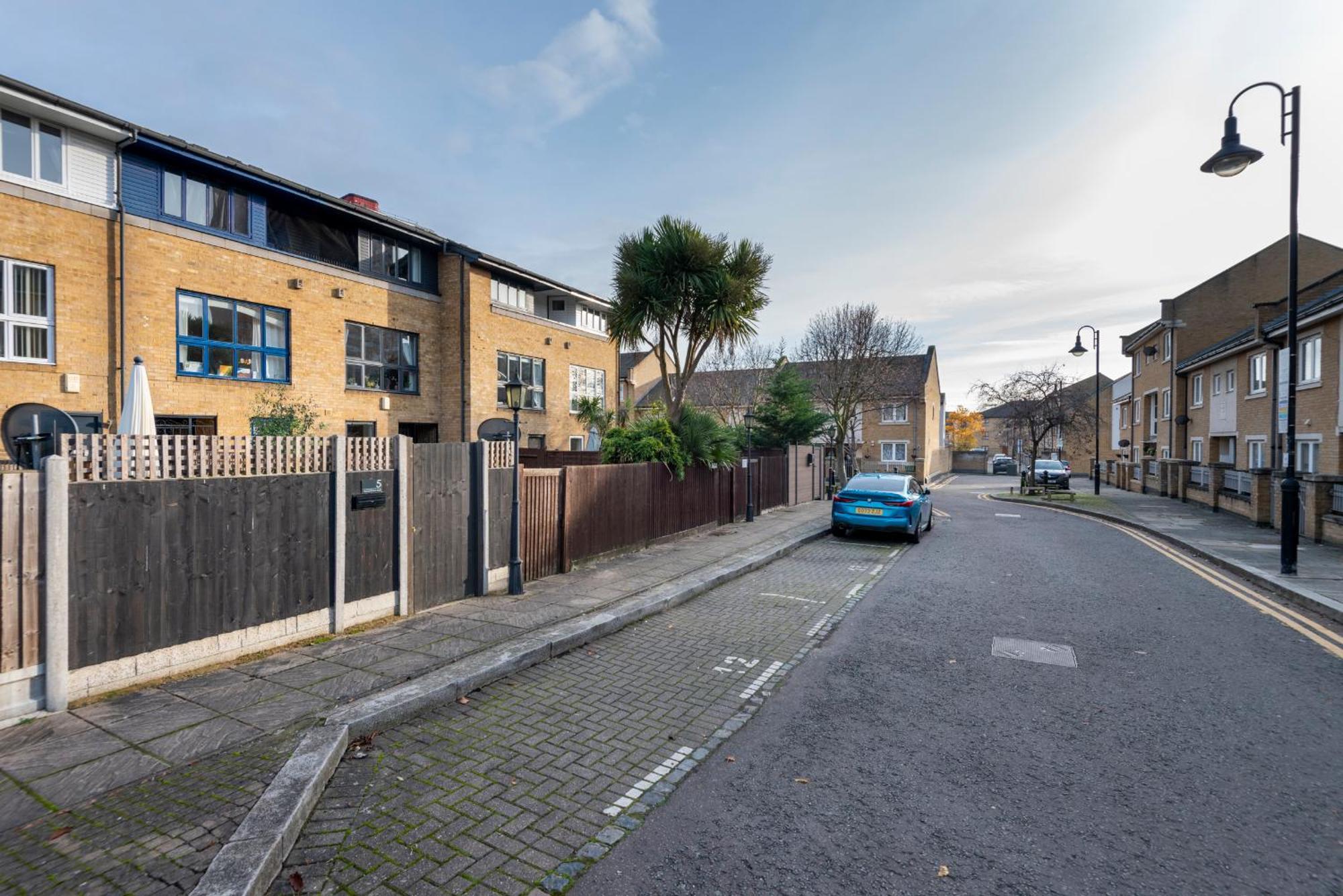 2 Bed Town House With Garden In Hackney, London Londres Exterior foto
